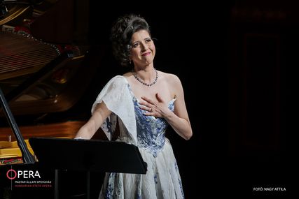 Lisette Oropesa as Soprano in Recital at Hungarian State Opera