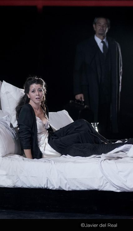 Lisette Oropesa as Violetta Valery in La traviata at Teatro Real