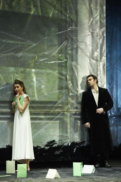 Lisette Oropesa as Ophélie and Régis Mengus as Hamlet in Hamlet at Opéra de Lausanne
