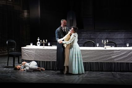 Lisette Oropesa as Amalia and Christian Van Horn as Massimiliano in I Masnadieri at Bayerische Staatsoper