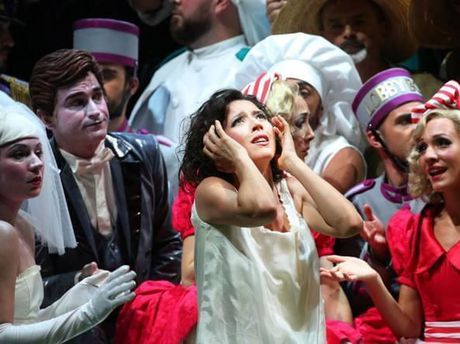 Lisette sings Adina at the Rossini Opera Festival in 2017