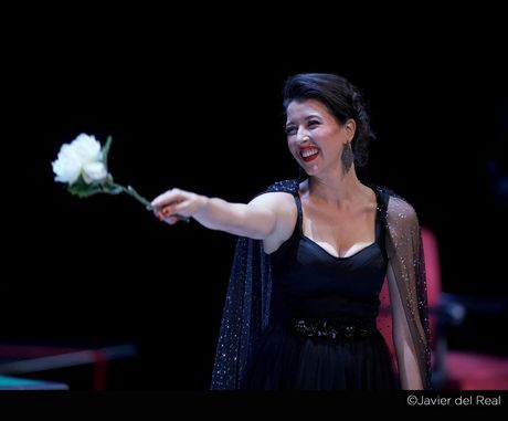 Lisette is interviewed in the Sicilian Post