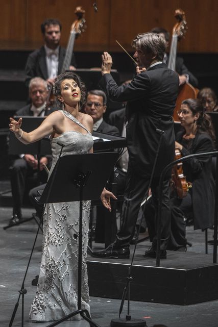 Lisette Oropesa as Lucia and Daniele Rustioni in Lucia di Lammermoor at Salzburger Festspiele