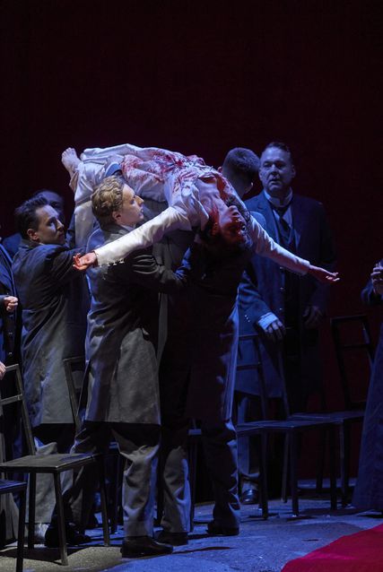 Lisette Oropesa as Lucia in Lucia di Lammermoor at Wiener Staatsoper