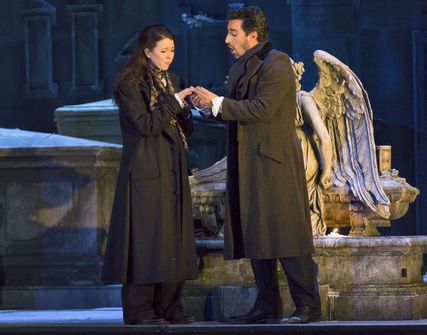 Lisette Oropesa and Charles Castronovo in Lucia di Lammermoor at the Royal Opera House
