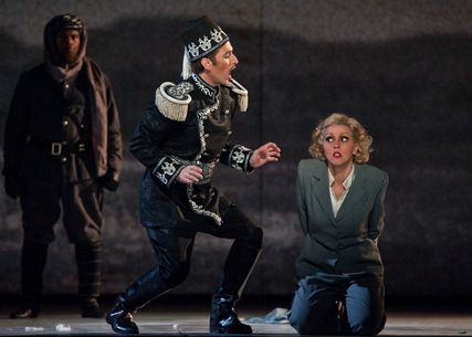 Lisette Oropesa as Cleopatra and Anthony Roth Costanzo as Tolomeo in Giulio Cesare at Michigan Opera Theatre