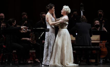 Lisette Oropesa as Theodora and Joyce DiDonato as Irene in Theodora at Teatro alla Scala