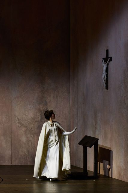 Lisette Oropesa as Manon in Manon at Opernhaus Zürich