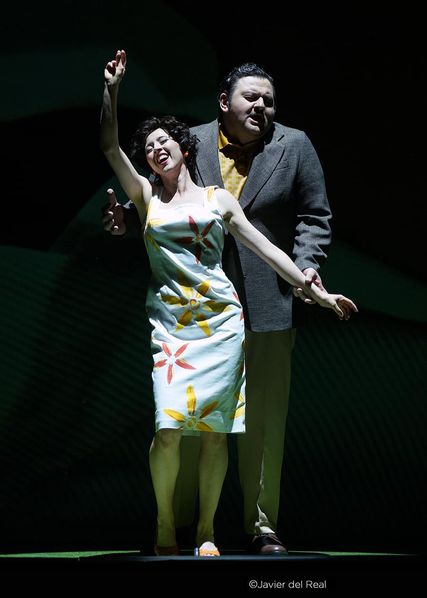 Lisette Oropesa as Fiorilla and Misha Kiria as Don Geronio in Il Turco in Italia at Teatro Real