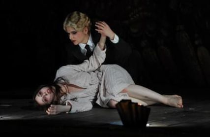Lisette Oropesa as Lucia in Lucia di Lammermoor at Deutsche Oper am Rhein