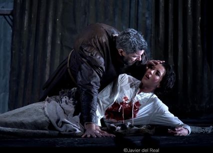 Lisette Oropesa as Gilda and Luca Salsi as Rigoletto in Rigoletto at Teatro Real