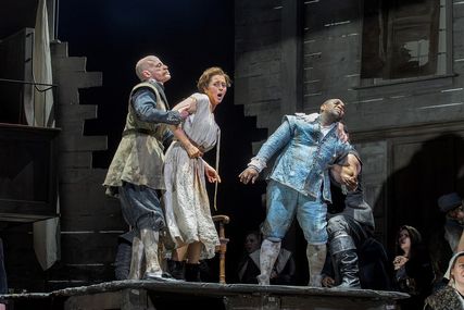 Lisette Oropesa as Elvira and Larry Brownlee as Lord Arturo Talbo in I Puritani at Metropolitan Opera
