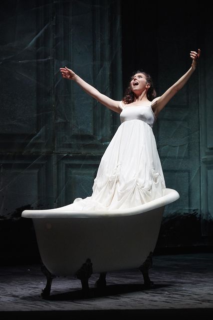 Lisette Oropesa as Ophélie in Hamlet at Opéra de Lausanne