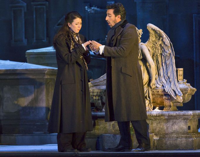 Lisette Oropesa and Charles Castronovo in Lucia di Lammermoor at the Royal Opera House at 