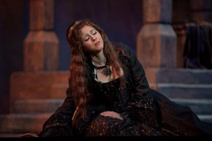 Lisette Oropesa as Lucia in Lucia di Lammermoor at Arizona Opera