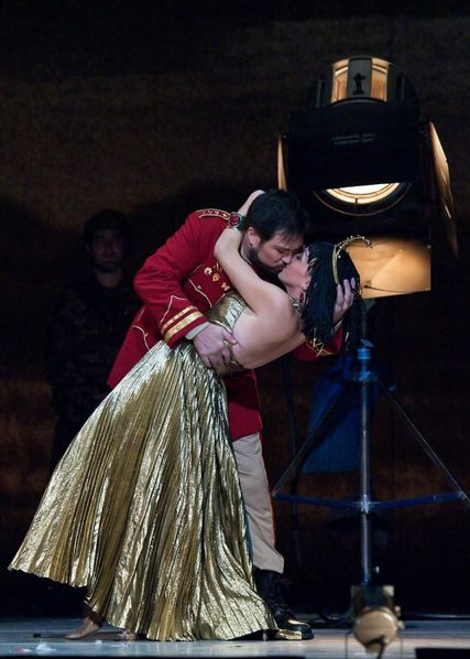 Lisette Oropesa as Cleopatra and David Daniels as Giulio Cesare in Giulio Cesare at Michigan Opera Theatre