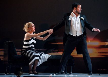Lisette Oropesa as Cleopatra and David Daniels as Giulio Cesare in Giulio Cesare at Michigan Opera Theatre