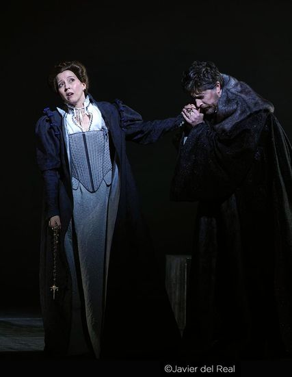 Lisette Oropesa as Maria Stuarda and Roberto Tagliavini as Giorgio Talbot in Maria Stuarda at Teatro Real