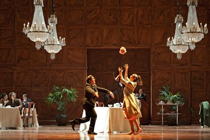 Lisette Oropesa as Nannetta and Paolo Fanale as Fenton in Falstaff at De Nationale Opera