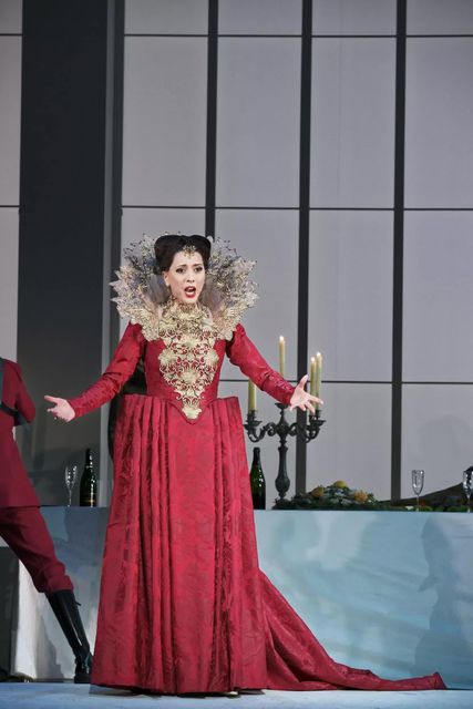 Lisette Oropesa as Marguerite de Valois in Les Huguenots at Opéra National de Paris