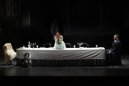 Lisette Oropesa as Amalia and Christian Van Horn as Massimiliano in I Masnadieri at Bayerische Staatsoper
