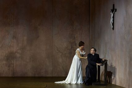 Lisette Oropesa as Manon and Benjamin Bernheim as Le Chevalier des Grieux in Manon at Opernhaus Zürich