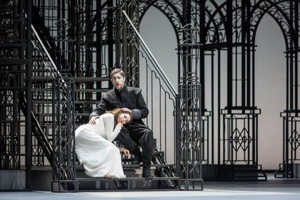 Lisette Oropesa as Elvira and Roberto Tagliavini as Sir Giorgio Valton in I Puritani at Opéra National de Paris