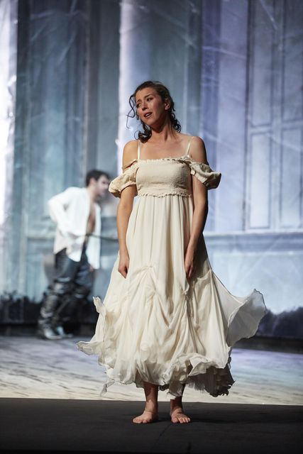 Lisette Oropesa as Ophélie in Hamlet at Opéra de Lausanne