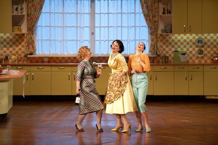 Maite Beaumont as Meg Page, Fiorenza Cedolins as Alice Ford and Lisette Oropesa as Nannetta in Falstaff at De Nationale Opera