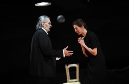 Lisette Oropesa as Lucia and Boris Statsenko as Enrico in Lucia di Lammermoor at Deutsche Oper am Rhein